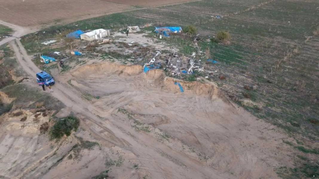 Kum Hırsızlarının Kevgire Çevirdiği Sahil Böyle Görüntülendi! 4